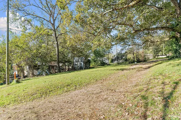 Anderson, MO 64831,202 Oak ST