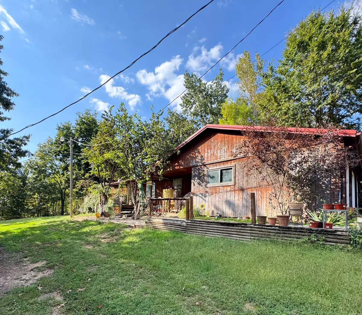 Golden, MO 65658,26415 Farm Road 1253