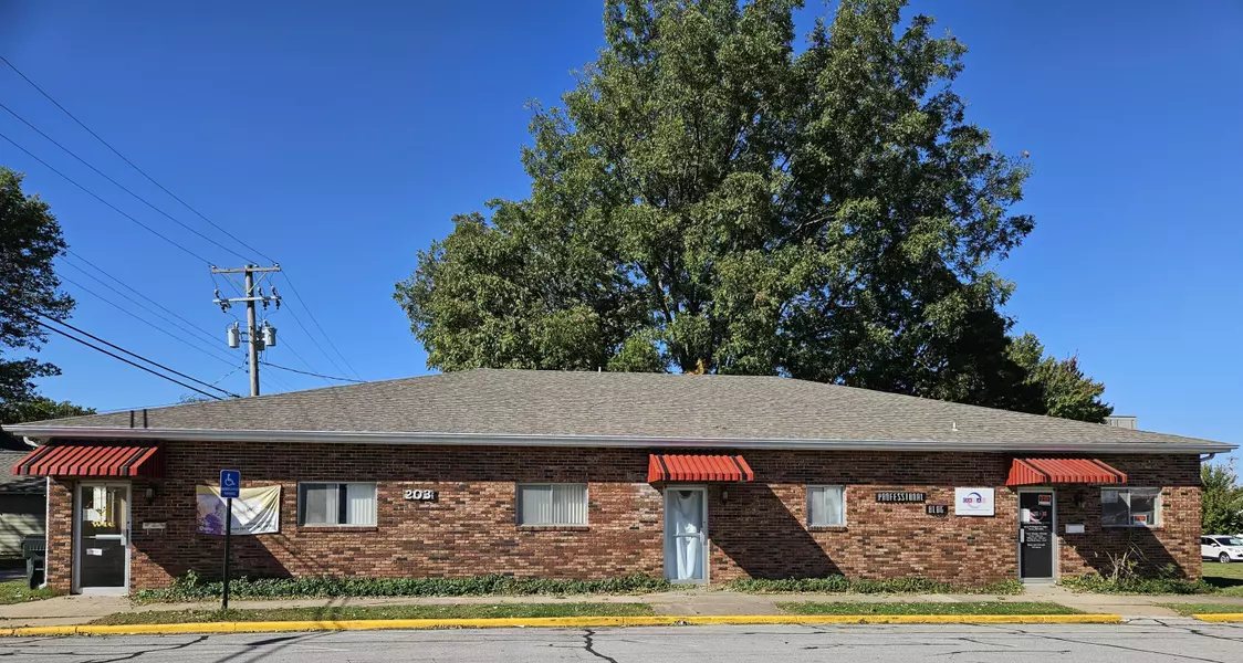 203 S Washington AVE, Aurora, MO 65605