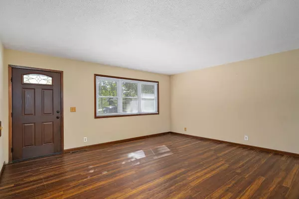 Aurora, MO 65605,1017 W Sunset DR