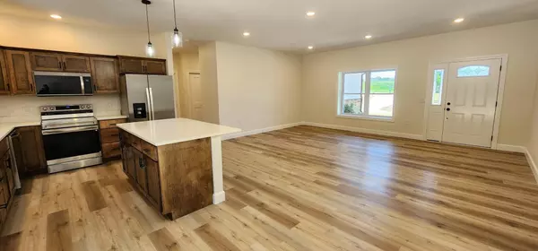 Kirbyville, MO 65679,305 Holly Way DR