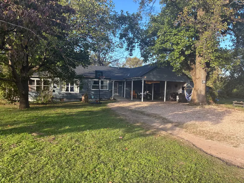 203 N Hickory ST, Monett, MO 65708