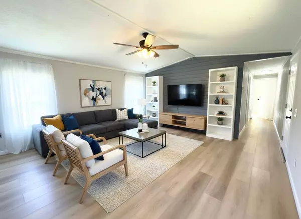 Everton, MO 65646,642 N Clark ST