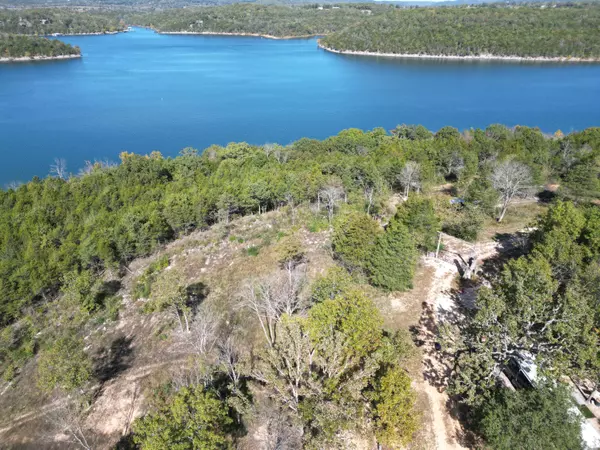 000 Sunset Beach LN, Eagle Rock, MO 65641