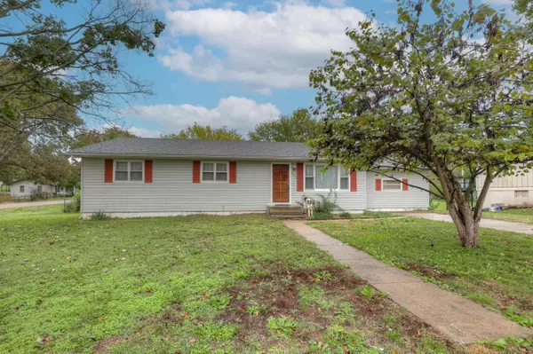 Carthage, MO 64836,1302 Robertson AVE