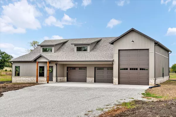 Bolivar, MO 65613,000 South 82nd Road