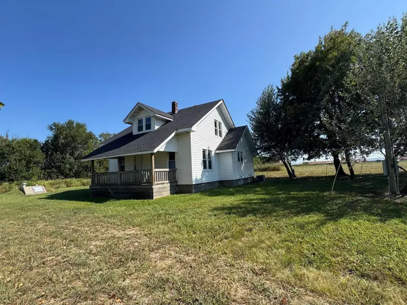 302 Maple RD, Sarcoxie, MO 64862