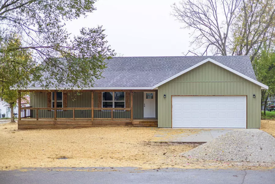 330 S Long AVE, Hartville, MO 65667