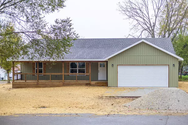 330 S Long AVE, Hartville, MO 65667