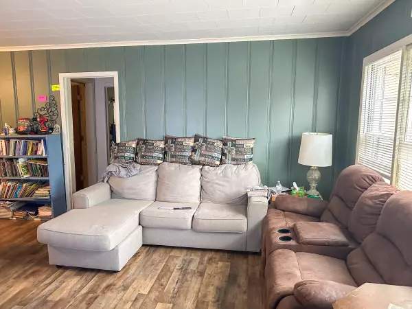 West Plains, MO 65775,910 Renfrow Street