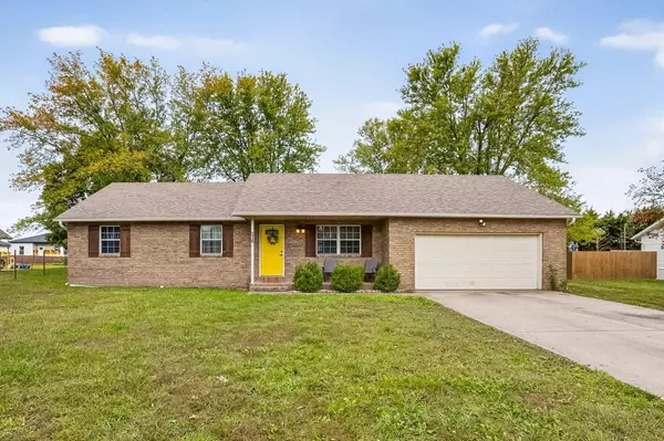 216 Country LN, Mt Vernon, MO 65712