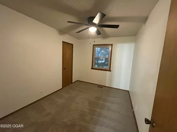 Joplin, MO 64801,1916 N St Louis AVE