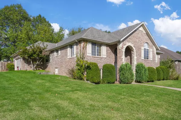 Springfield, MO 65809,608 S Yellowwood DR