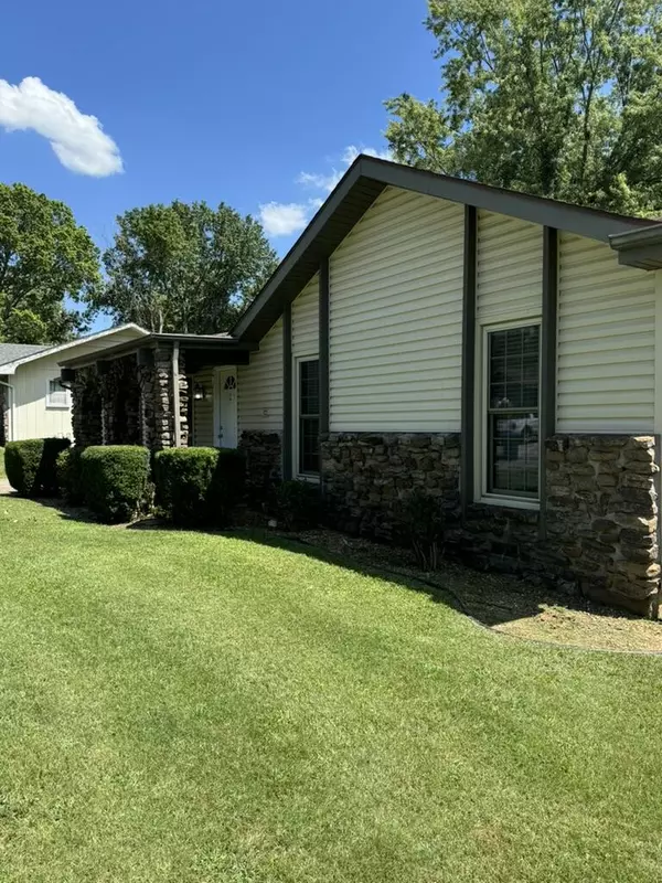 Springfield, MO 65804,2150 E Lark ST