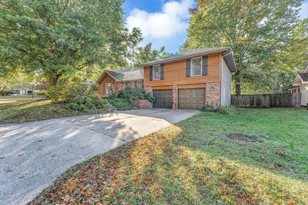 Springfield, MO 65810,1036 E Manchester DR