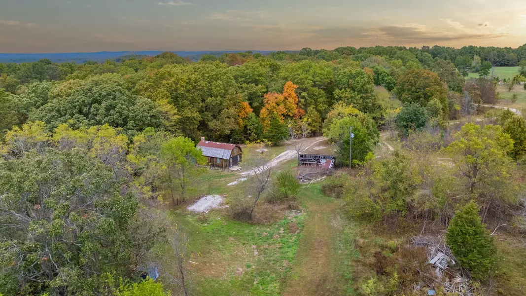 000 Highway V, Drury, MO 65638