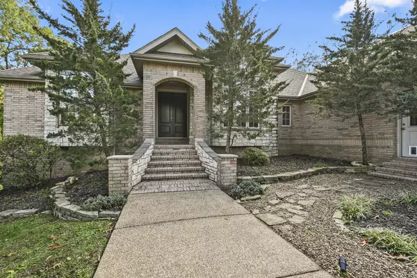 3464 E Bluff Point DR, Ozark, MO 65721