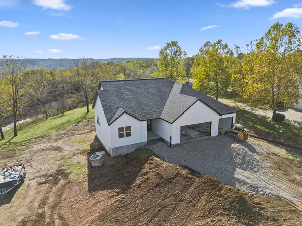 Cape Fair, MO 65624,1296 Mule Barn DR