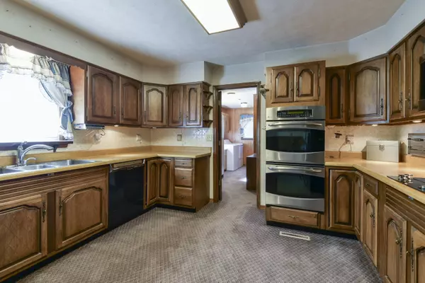 Kirbyville, MO 65679,421 Newport DR