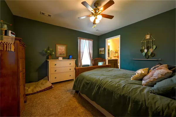 Duenweg, MO 64841,602 Cass CIR