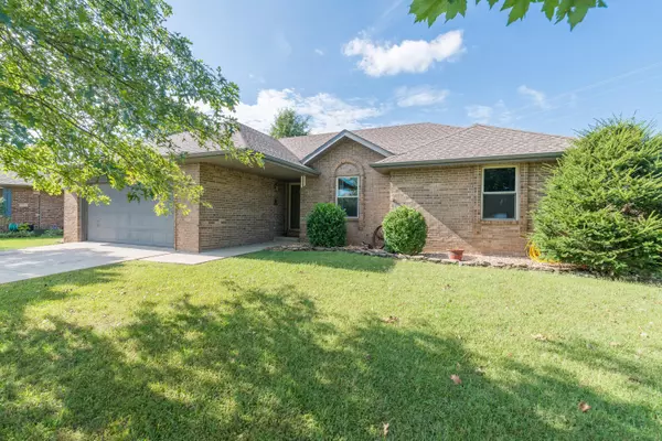 701 S Cedarwood CT, Nixa, MO 65714