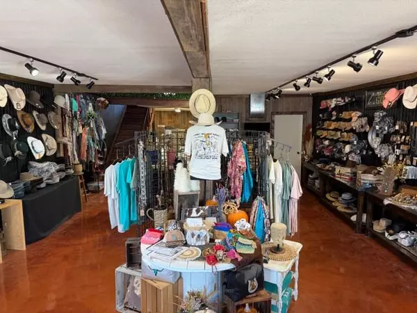 Mountain View, MO 65548,110 N Oak