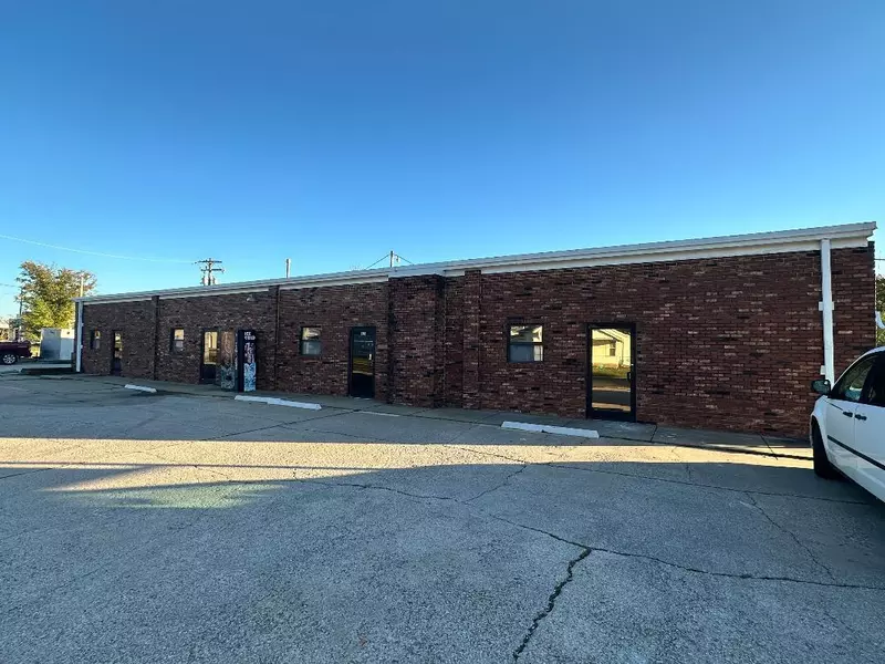 812-820 E 9th ST, Joplin, MO 64801