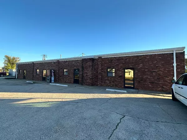 812-820 E 9th ST, Joplin, MO 64801