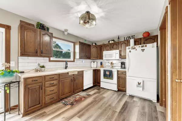 Billings, MO 65610,201 Little RD