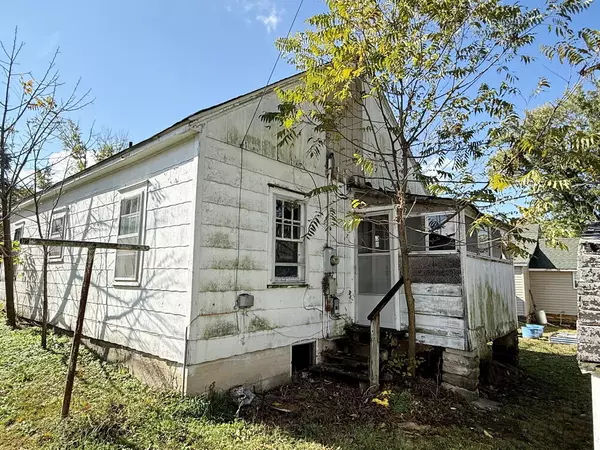 El Dorado Springs, MO 64744,121 W Lafayette ST