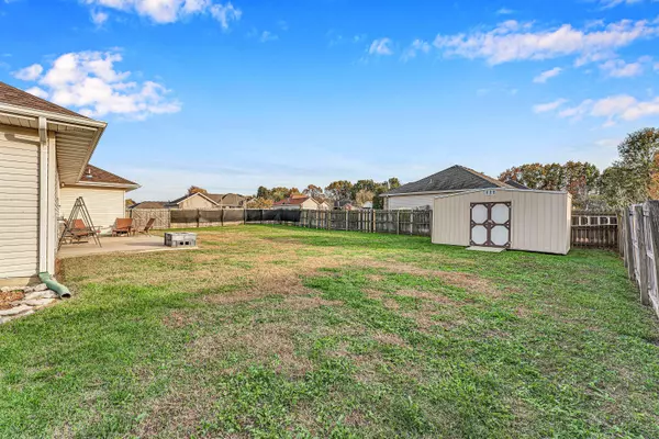 Clever, MO 65631,502 W Osage