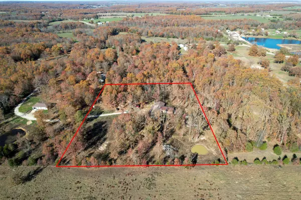 Marshfield, MO 65706,207 Royal DR