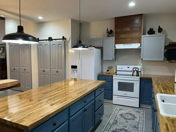 Fordland, MO 65652,1002 Pleasant Grove RD