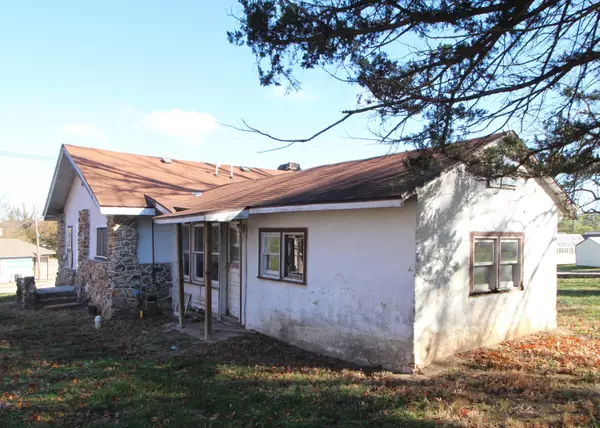 West Plains, MO 65775,1142 Grace AVE