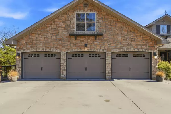 Nixa, MO 65714,1734 Yoachum DR