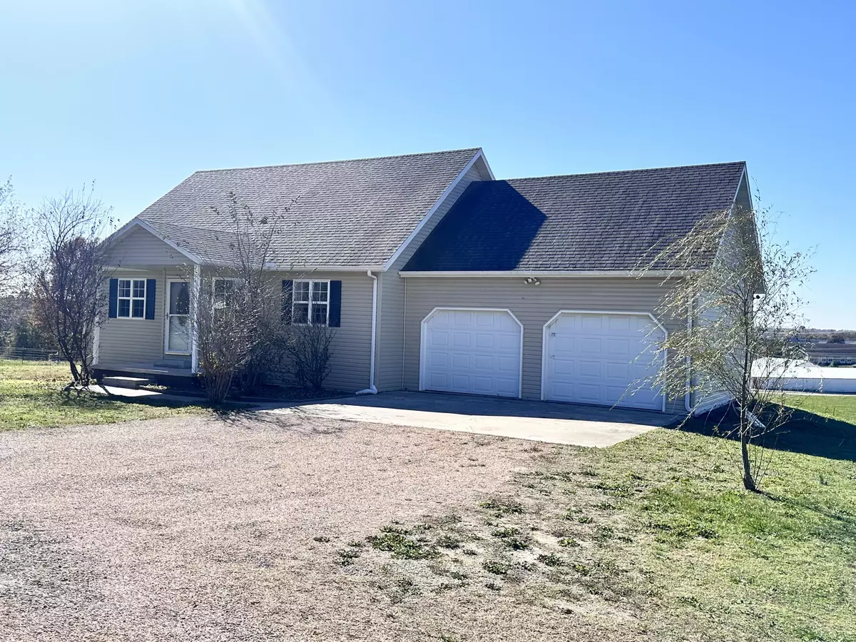 Monett, MO 65708,23548 Lawrence 1090