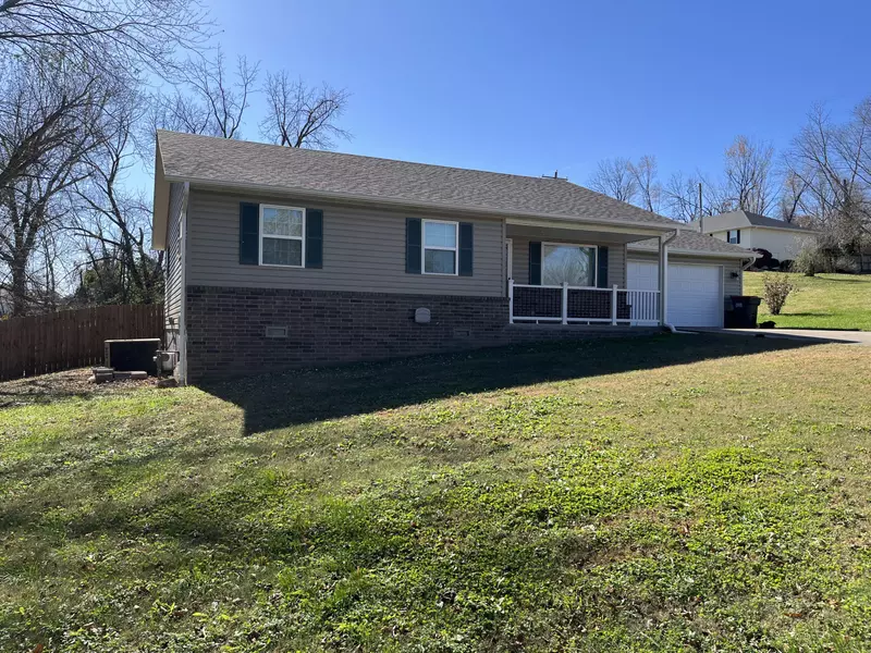 1002 Lake Road DR, Cassville, MO 65625