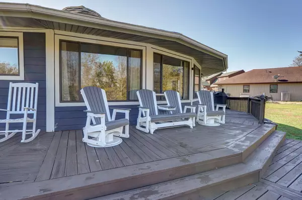 Lampe, MO 65681,237 Daisy LN