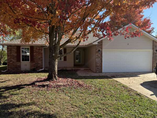596 Clever Heights CT, Clever, MO 65631