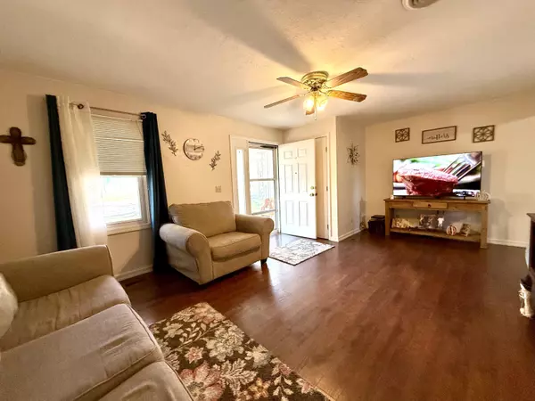 Houston, MO 65483,408 S 2nd ST