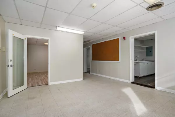 Springfield, MO 65803,1381 E Division ST