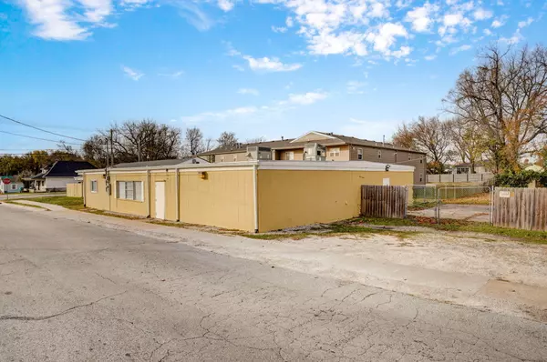 Springfield, MO 65803,1381 E Division ST