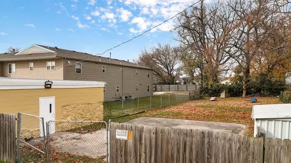 Springfield, MO 65803,1381 E Division ST