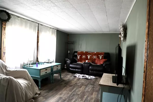 Sarcoxie, MO 64862,204 S 15th ST