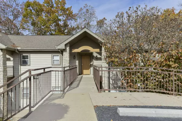 154 Oak Lane Unit #5 LN, Branson West, MO 65737