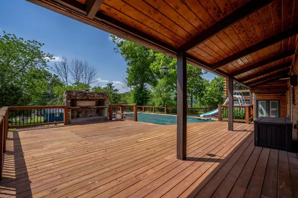 Reeds Spring, MO 65737,241 Nine Center CT