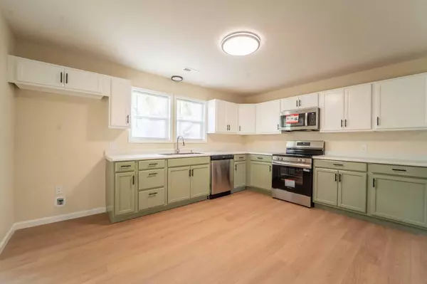 Buffalo, MO 65622,118 N Locust ST