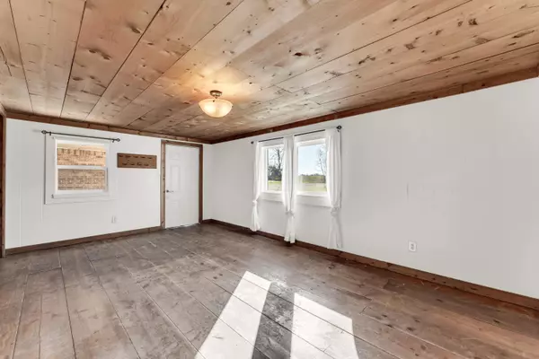 Seymour, MO 65746,369 Mountain Dale RD