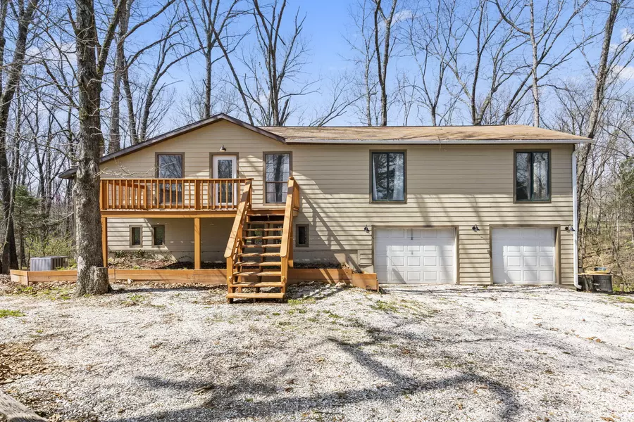 201 Prism LN, Highlandville, MO 65669