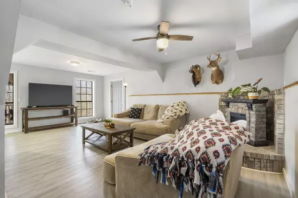 Highlandville, MO 65669,201 Prism LN